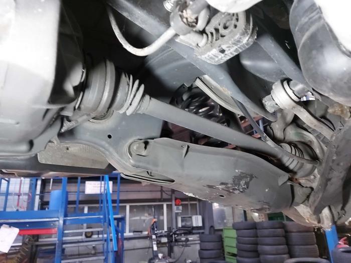 Gebruikte Steekas rechts-achter Mercedes C (W204) 1.8 C-180 CGI 16V Prijs op aanvraag aangeboden door N Kossen Autorecycling BV