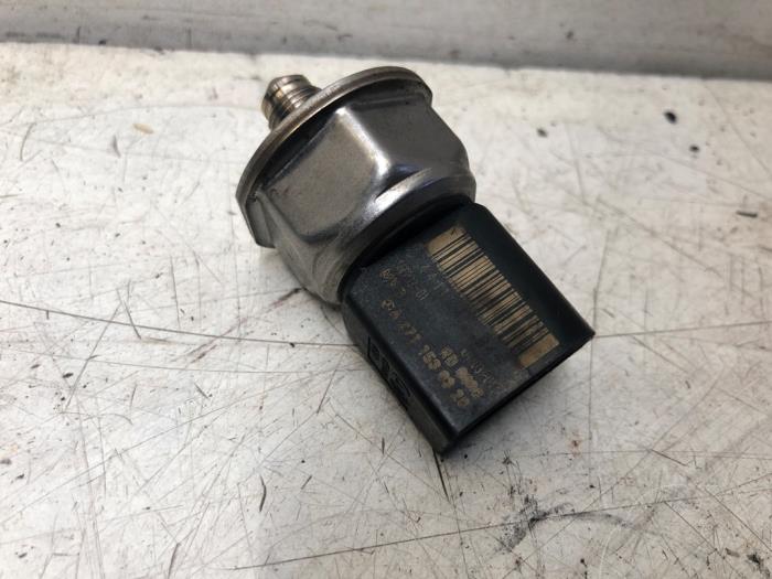 Brandstofdruk sensor van een Mercedes-Benz C (W204) 1.8 C-180 CGI 16V 2011