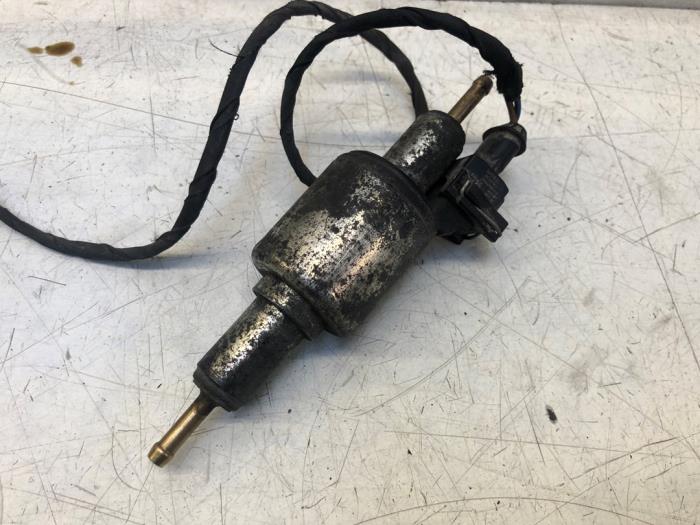 Gebruikte Tank element Pomp Mercedes C (W204) 1.8 C-180 CGI 16V Prijs op aanvraag aangeboden door N Kossen Autorecycling BV