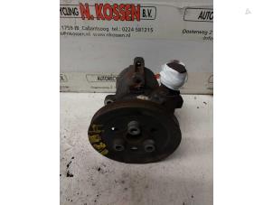 Gebruikte Pomp Servo Volkswagen Caddy II (9K9A) 1.9 D Prijs op aanvraag aangeboden door N Kossen Autorecycling BV