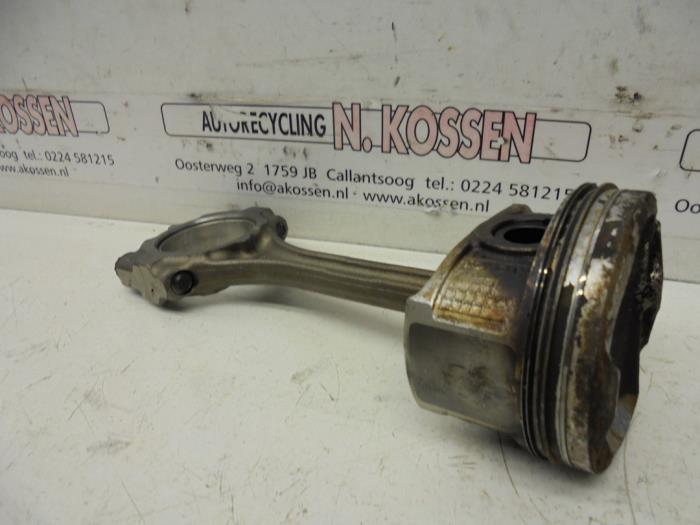 Gebruikte Drijfstang Peugeot 107 Prijs op aanvraag aangeboden door N Kossen Autorecycling BV