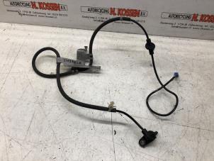 Gebruikte ABS Sensor Opel Agila (B) 1.2 16V Prijs op aanvraag aangeboden door N Kossen Autorecycling BV