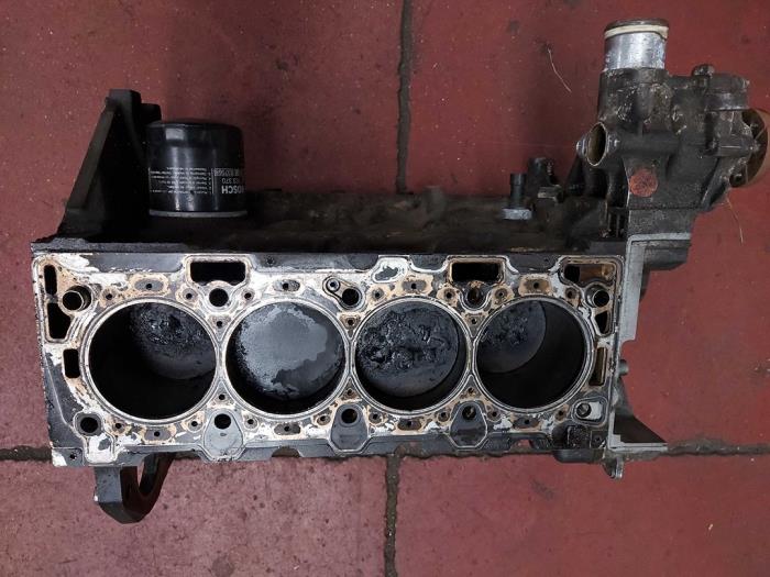 Gebruikte Draaiend Gedeelte motor Opel Zafira Prijs op aanvraag aangeboden door N Kossen Autorecycling BV