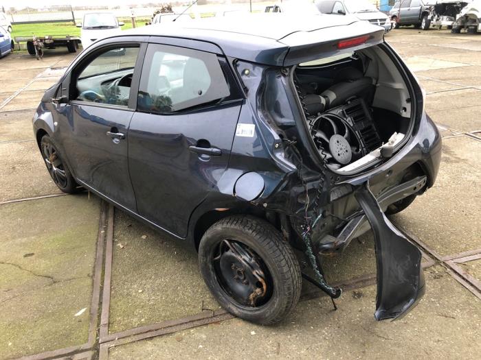 Remlicht Extra midden van een Toyota Aygo (B40) 1.0 12V VVT-i 2016
