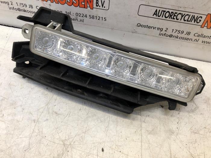 Dagrijverlichting rechts van een Toyota Aygo (B40) 1.0 12V VVT-i 2016
