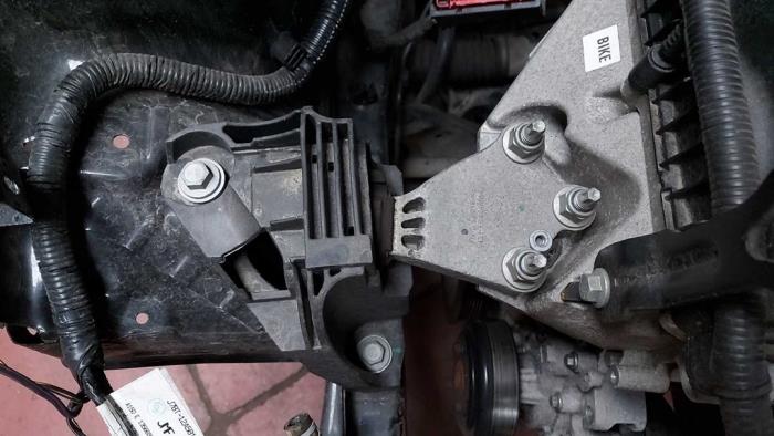 Gebruikte Motorrubber Ford Ka+ 1.2 Prijs op aanvraag aangeboden door N Kossen Autorecycling BV