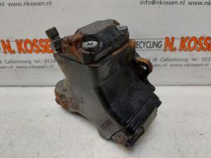 Gebruikte Dieselpomp Mercedes C Combi (S203) 2.2 C-200 CDI 16V Prijs op aanvraag aangeboden door N Kossen Autorecycling BV