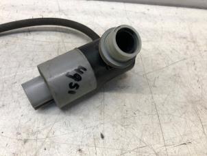 Gebruikte Ruitensproeierpomp voor Toyota Aygo (B40) 1.0 12V VVT-i Prijs op aanvraag aangeboden door N Kossen Autorecycling BV