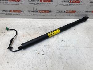 Gebruikte Kofferdekseldemper rechts-achter Opel Grandland (X) 1.2 Turbo 12V Prijs op aanvraag aangeboden door N Kossen Autorecycling BV