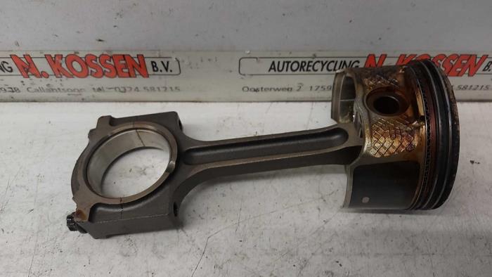Gebruikte Drijfstang Volvo V50 Prijs op aanvraag aangeboden door N Kossen Autorecycling BV