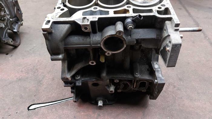 Gebruikte Zuiger Renault Clio Prijs op aanvraag aangeboden door N Kossen Autorecycling BV
