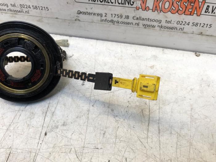 Klokveer Airbag van een Volkswagen Golf III Cabrio Restyling (1E7) 1.8 Kat. 2001