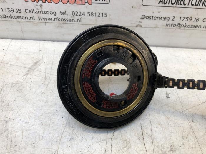 Klokveer Airbag van een Volkswagen Golf III Cabrio Restyling (1E7) 1.8 Kat. 2001