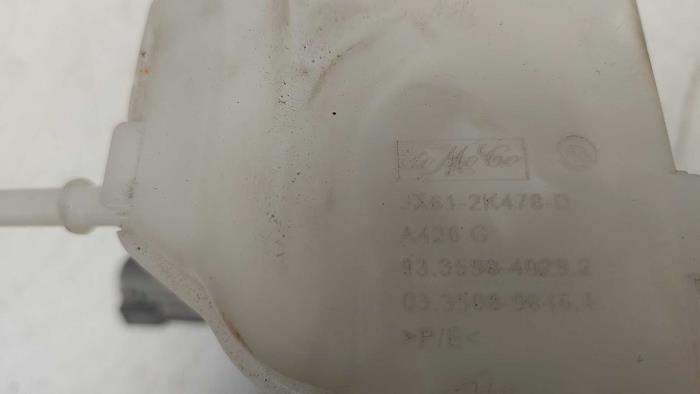 Remvloeistof reservoir van een Ford Focus 4 Wagon 1.0 EcoBoost 12V Hybrid 125 2020