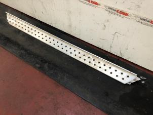 Gebruikte Treeplank links BMW X5 (E53) 3.0d 24V Prijs op aanvraag aangeboden door N Kossen Autorecycling BV