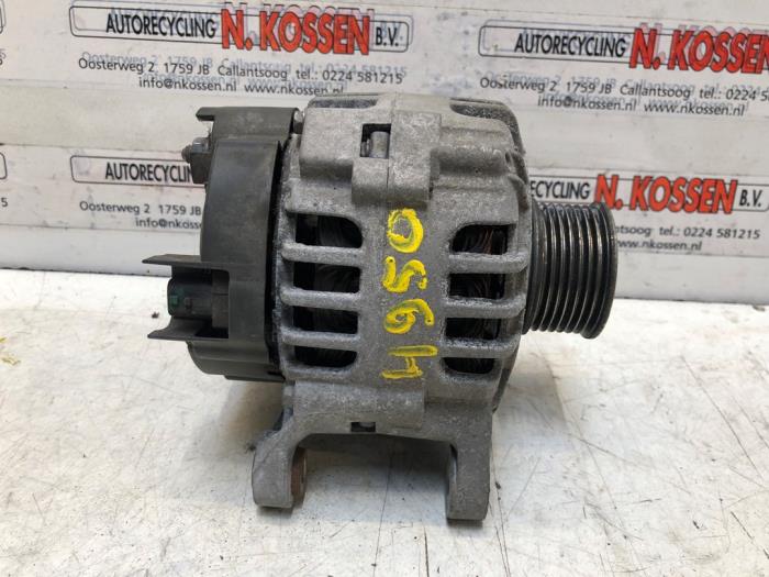 Gebruikte Dynamo Renault Twingo II (CN) 1.2 16V Prijs op aanvraag aangeboden door N Kossen Autorecycling BV