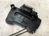Deurslot Mechaniek 4Deurs links-voor van een Toyota Aygo (B40) 1.0 12V VVT-i 2016