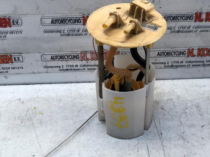 Gebruikte Brandstofpomp Elektrisch Nissan NV 400 Prijs op aanvraag aangeboden door N Kossen Autorecycling BV