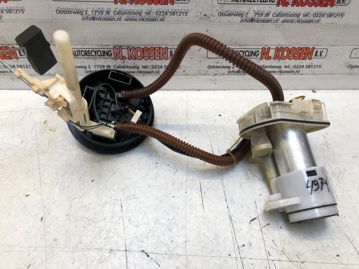 Gebruikte Tank element Pomp Volkswagen Golf III Cabrio Restyling (1E7) 1.8 Kat. Prijs op aanvraag aangeboden door N Kossen Autorecycling BV