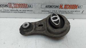 Gebruikte Motorrubber Nissan NV 400 Prijs op aanvraag aangeboden door N Kossen Autorecycling BV