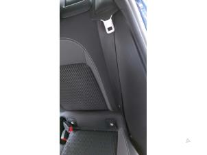 Gebruikte Veiligheidsgordel links-achter Opel Astra K Sports Tourer 1.2 Turbo 12V Prijs op aanvraag aangeboden door N Kossen Autorecycling BV