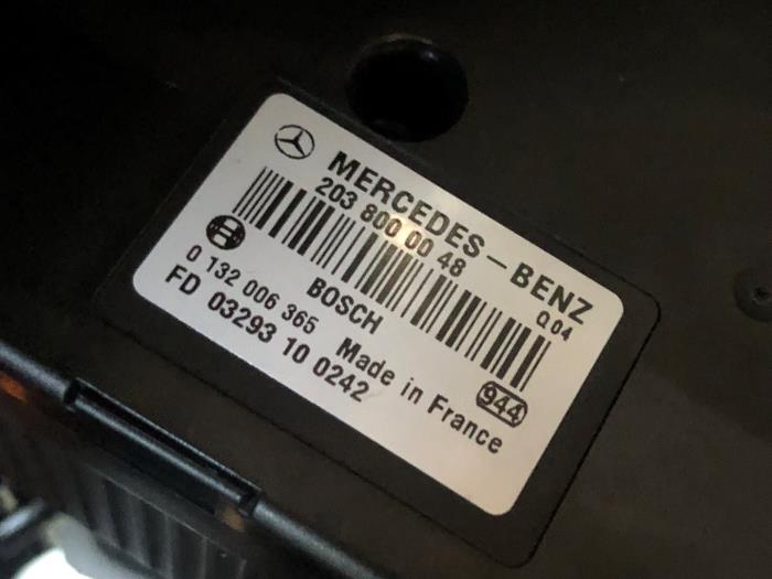 Gebruikte Module Centrale Deurvergrendeling Mercedes E-Klasse Prijs op aanvraag aangeboden door N Kossen Autorecycling BV
