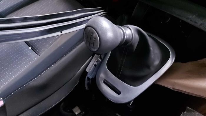 Gebruikte Versnellingspook Renault Grand Scénic III (JZ) 1.4 16V TCe 130 Prijs op aanvraag aangeboden door N Kossen Autorecycling BV