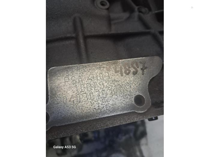 Oliekoeler van een Peugeot Boxer (U9) 2.2 Blue HDi 140 2020