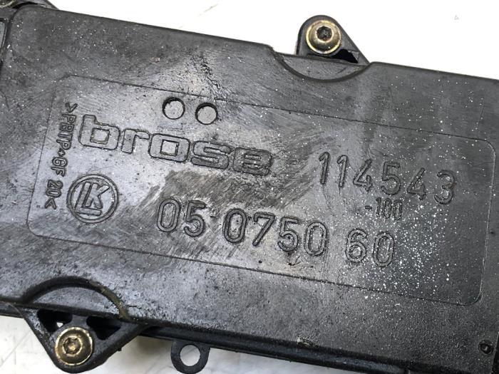 Raammotor 2Deurs achter van een Volkswagen Golf III Cabrio Restyling (1E7) 1.8 Kat. 2001