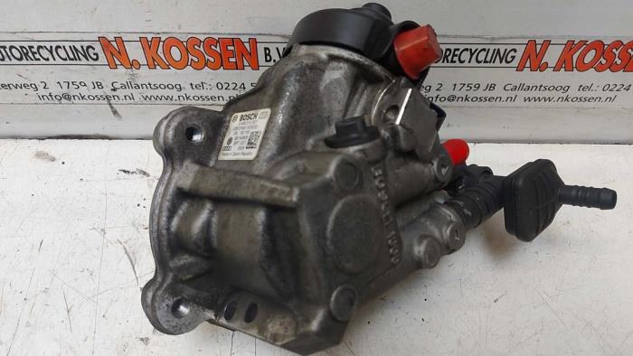 Gebruikte Dieselpomp Volkswagen Passat Prijs op aanvraag aangeboden door N Kossen Autorecycling BV