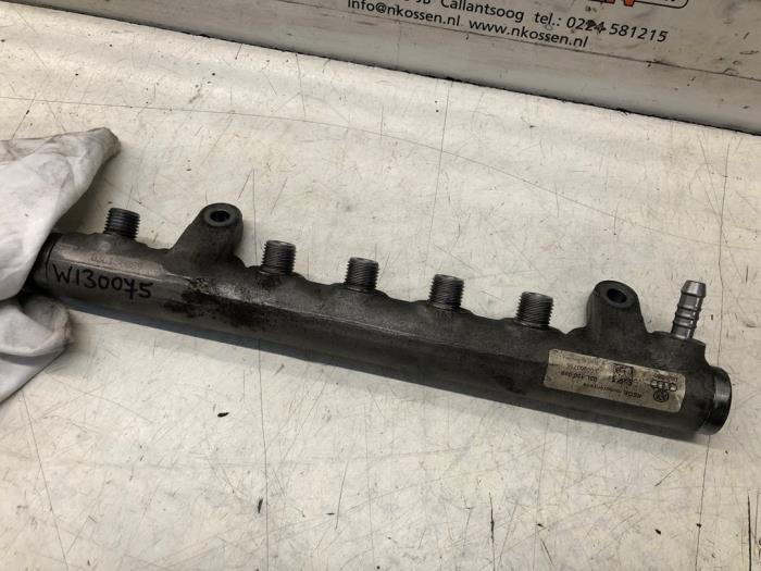 Gebruikte Injector brug Volkswagen Passat Variant (3C5) 2.0 TDI 16V Bluemotion Prijs op aanvraag aangeboden door N Kossen Autorecycling BV