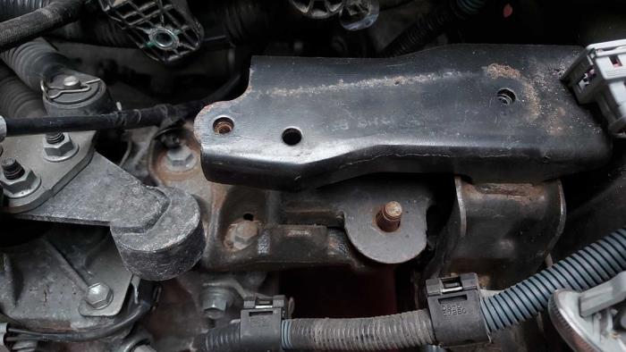 Versnellingsbak Steun van een Toyota Aygo (B40) 1.0 12V VVT-i 2016