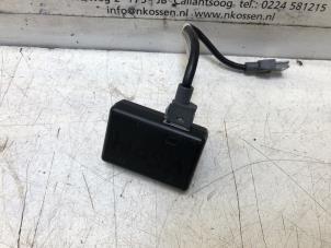 Gebruikte USB module Toyota Aygo (B40) 1.0 12V VVT-i Prijs op aanvraag aangeboden door N Kossen Autorecycling BV