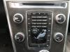 Radio CD Speler van een Volvo XC60 I (DZ), 2008 / 2017 2.0 T5 16V, SUV, Benzine, 1.969cc, 180kW (245pk), FWD, B4204T11, 2013-10 / 2017-02, DZ40 2014