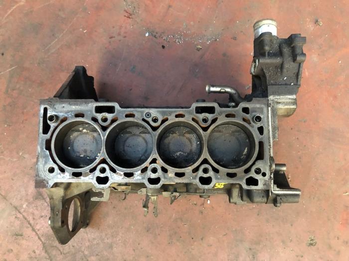 Gebruikte Zuiger Opel Vectra Prijs op aanvraag aangeboden door N Kossen Autorecycling BV