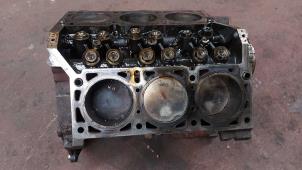 Gebruikte Zuiger Chrysler Voyager/Grand Voyager (RG/RS) 3.3i V6 Grand Voyager Autom. Prijs op aanvraag aangeboden door N Kossen Autorecycling BV