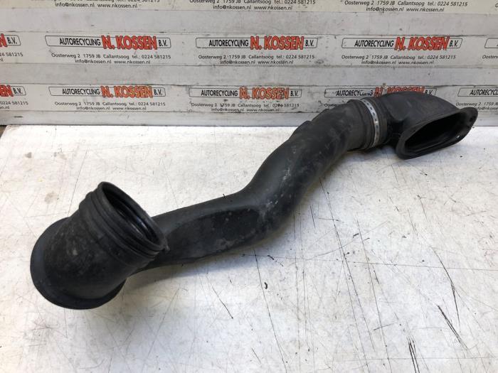 Aanzuigslang Lucht van een Peugeot Boxer (U9) 2.2 Blue HDi 140 2020
