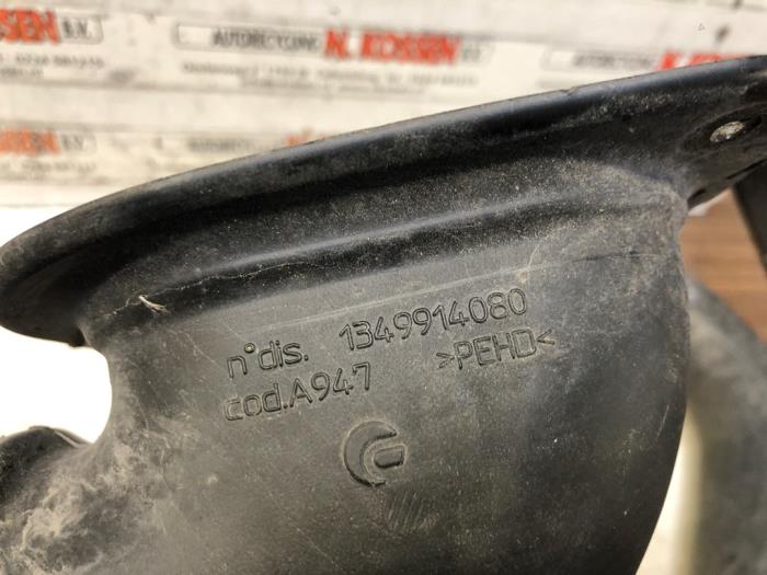 Aanzuigslang Lucht van een Peugeot Boxer (U9) 2.2 Blue HDi 140 2020