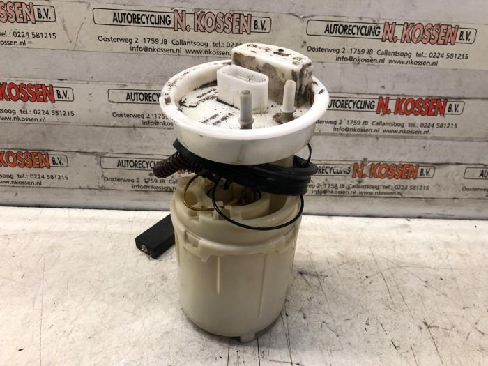 Gebruikte Brandstofpomp Elektrisch Volkswagen Polo IV (9N1/2/3) 1.4 16V 75 Prijs op aanvraag aangeboden door N Kossen Autorecycling BV