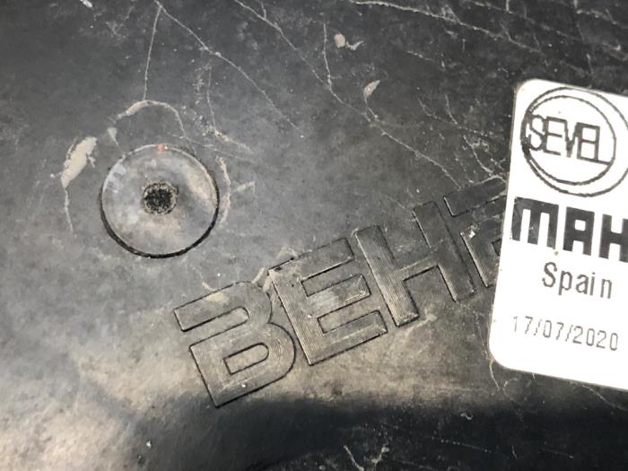 Koelvin van een Peugeot Boxer (U9) 2.2 Blue HDi 140 2020