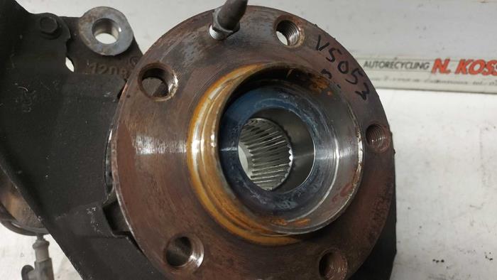 Fusee rechts-voor van een Peugeot Boxer (U9) 2.2 Blue HDi 140 2020