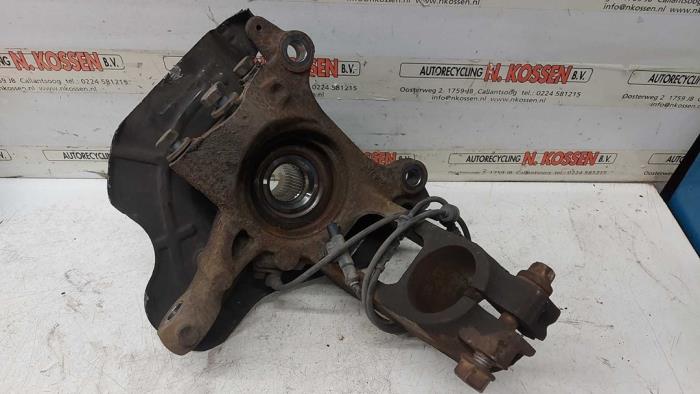 Fusee rechts-voor van een Peugeot Boxer (U9) 2.2 Blue HDi 140 2020