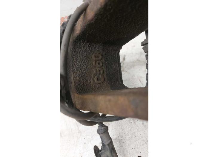 Fusee rechts-voor van een Peugeot Boxer (U9) 2.2 Blue HDi 140 2020