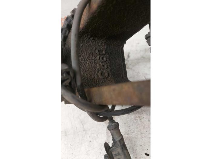 Fusee rechts-voor van een Peugeot Boxer (U9) 2.2 Blue HDi 140 2020