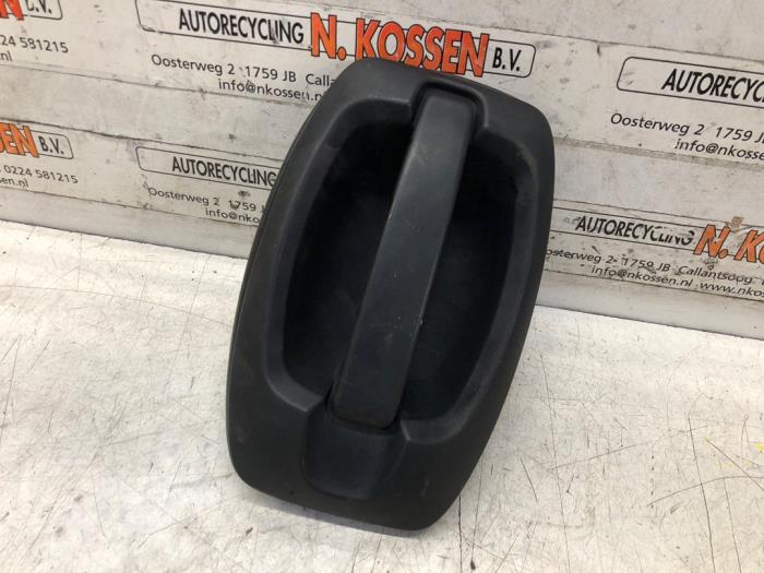 Portiergreep 2Deurs rechts van een Peugeot Boxer (U9) 2.2 Blue HDi 140 2020