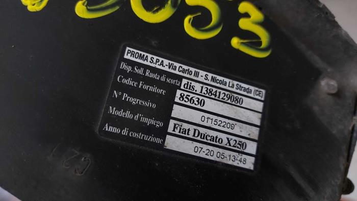 Hefmechniek Reservewiel van een Peugeot Boxer (U9) 2.2 Blue HDi 140 2020