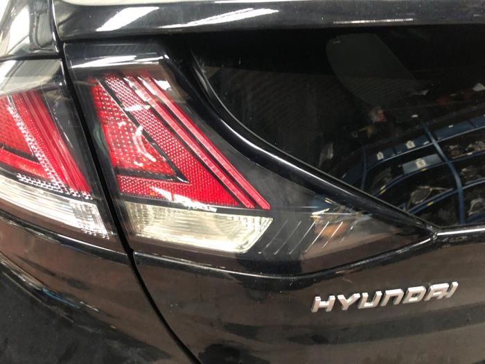 Achterlicht links van een Hyundai Ioniq Electric 2019