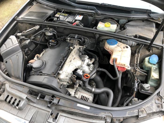Gebruikte Cilinderkop Audi A4 Prijs op aanvraag aangeboden door N Kossen Autorecycling BV