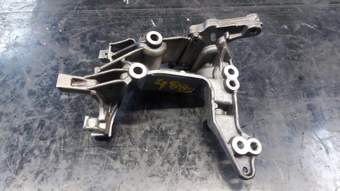 Gebruikte Dynamosteun onder Peugeot Partner (GC/GF/GG/GJ/GK) 1.6 BlueHDI 75 Prijs op aanvraag aangeboden door N Kossen Autorecycling BV