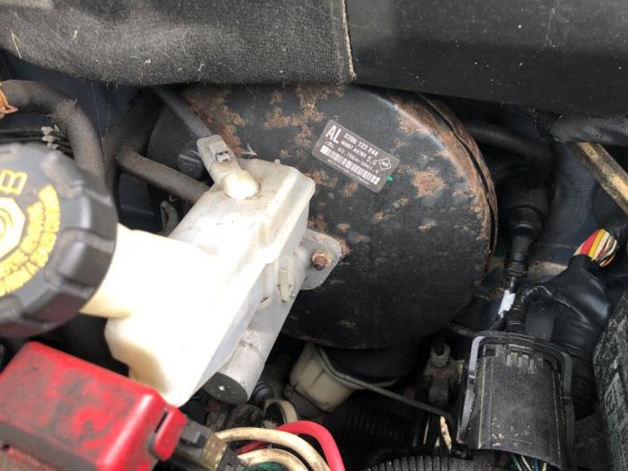 Gebruikte Rembekrachtiger Nissan Micra (K12) 1.4 16V Prijs op aanvraag aangeboden door N Kossen Autorecycling BV